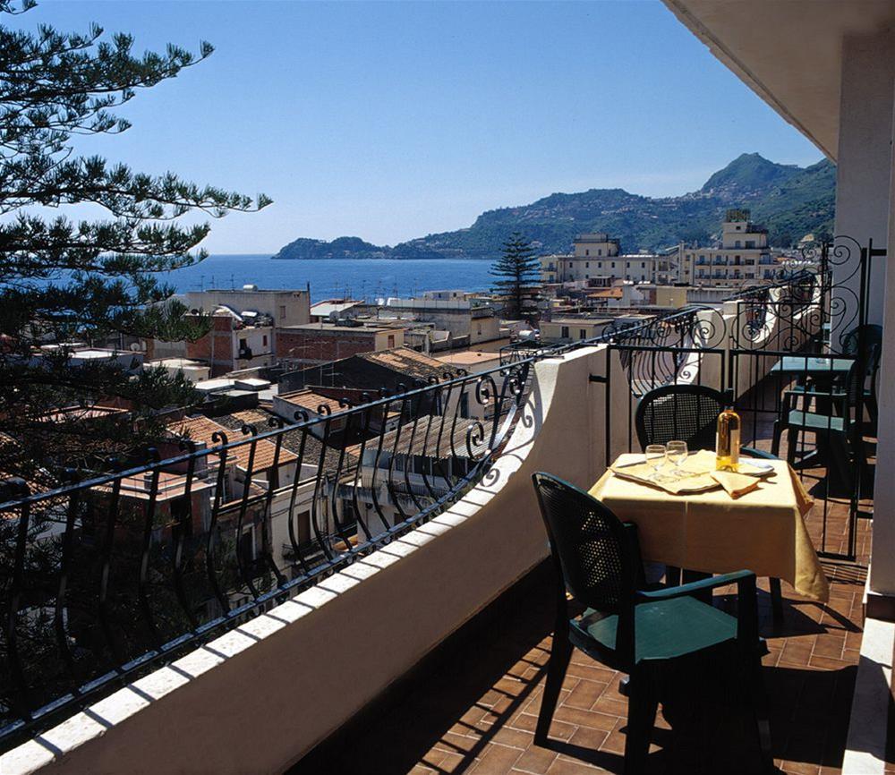 Hotel Delle Palme Letojanni Exterior photo